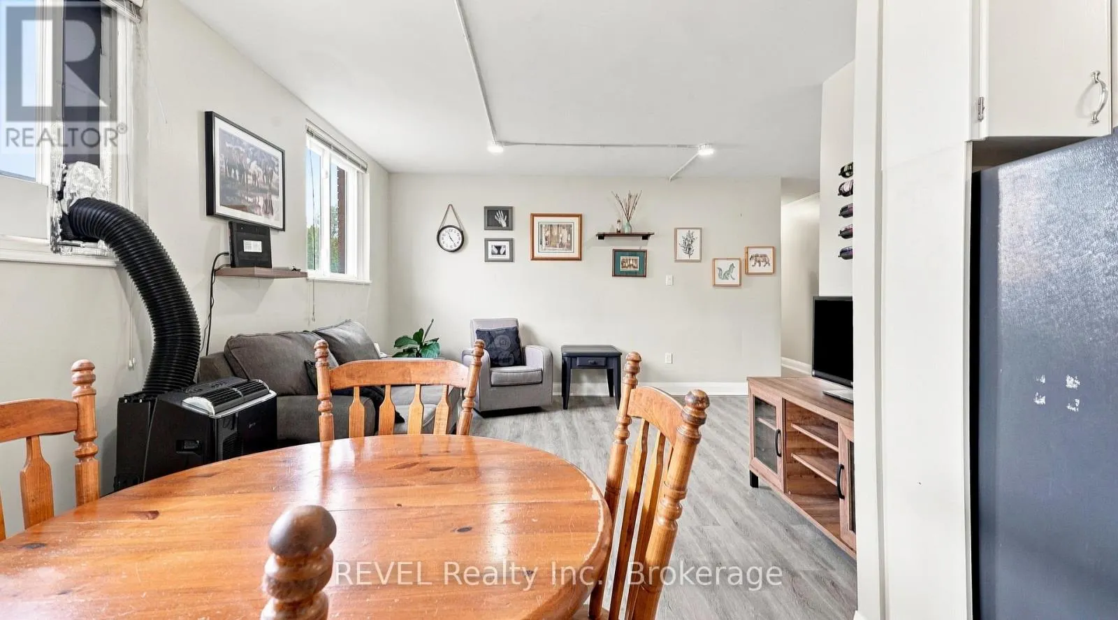 3 - 450 CARLTON STREET #3