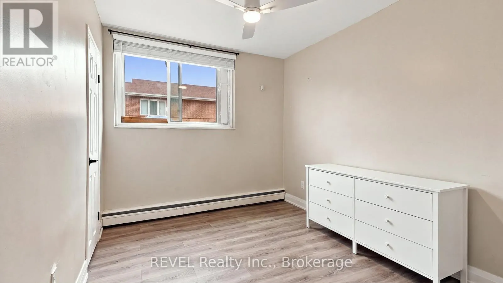 3 - 450 CARLTON STREET #3