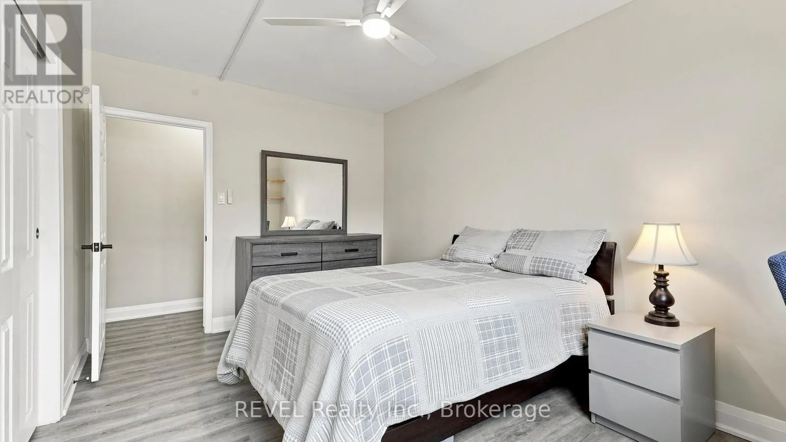 3 - 450 CARLTON STREET #3