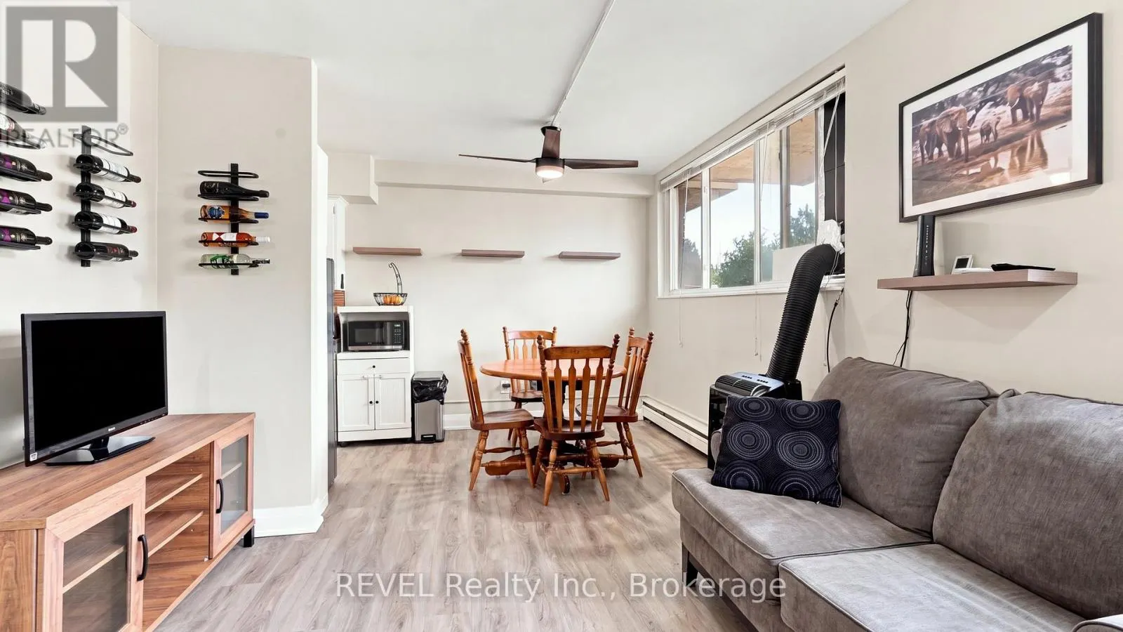 3 - 450 CARLTON STREET #3