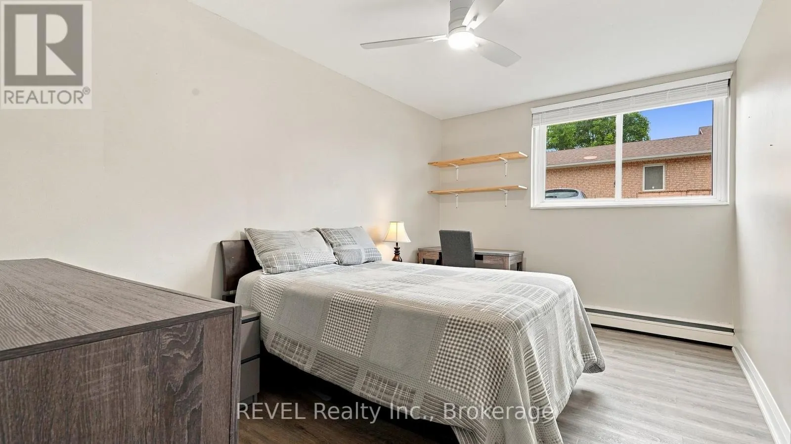 3 - 450 CARLTON STREET #3