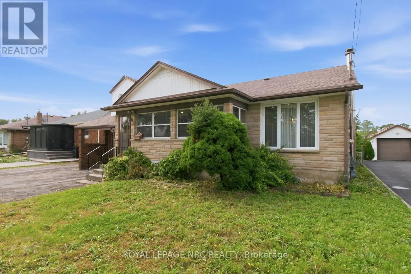 65 GOLDEN BOULEVARD W
