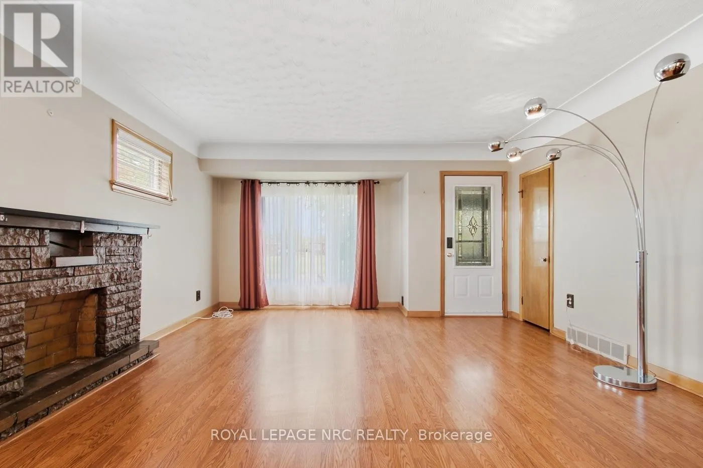 65 GOLDEN BOULEVARD W