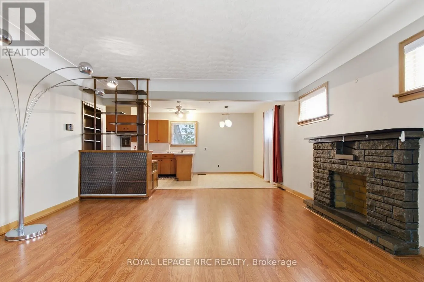 65 GOLDEN BOULEVARD W