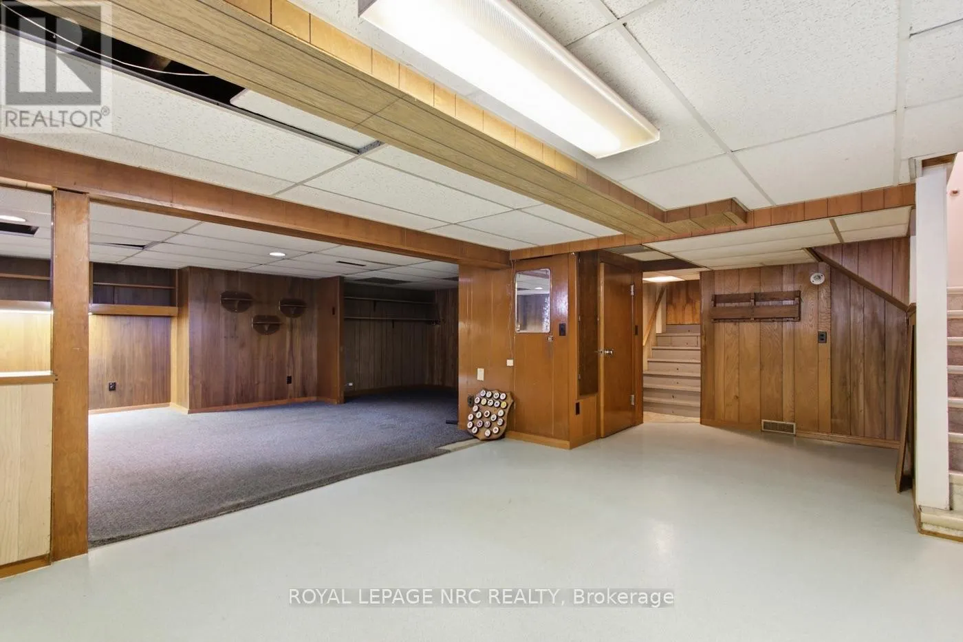 65 GOLDEN BOULEVARD W