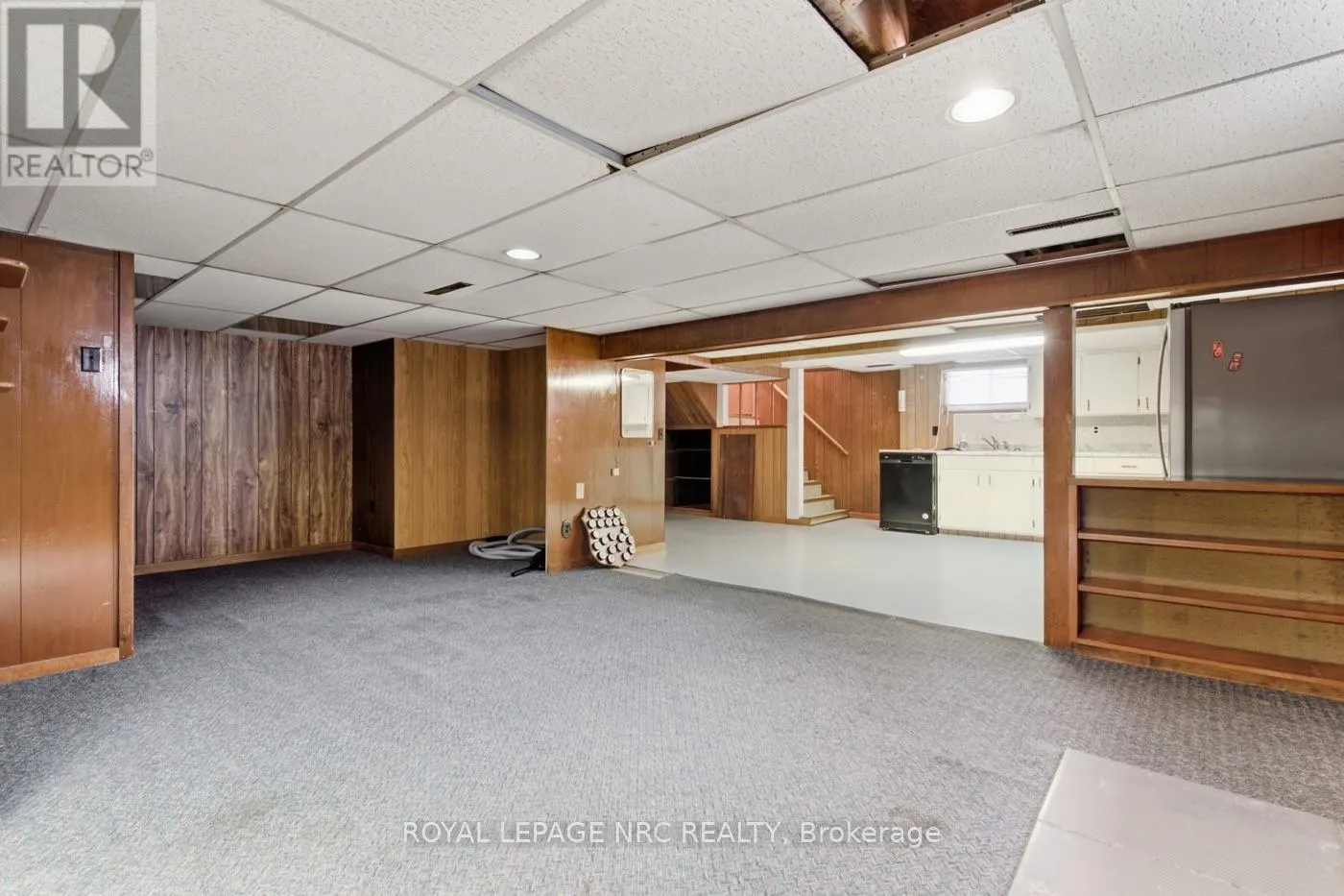 65 GOLDEN BOULEVARD W
