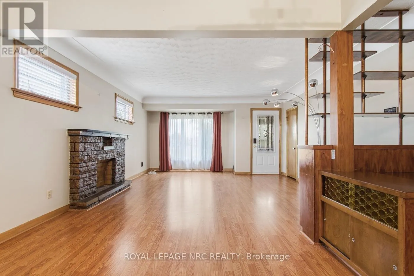 65 GOLDEN BOULEVARD W