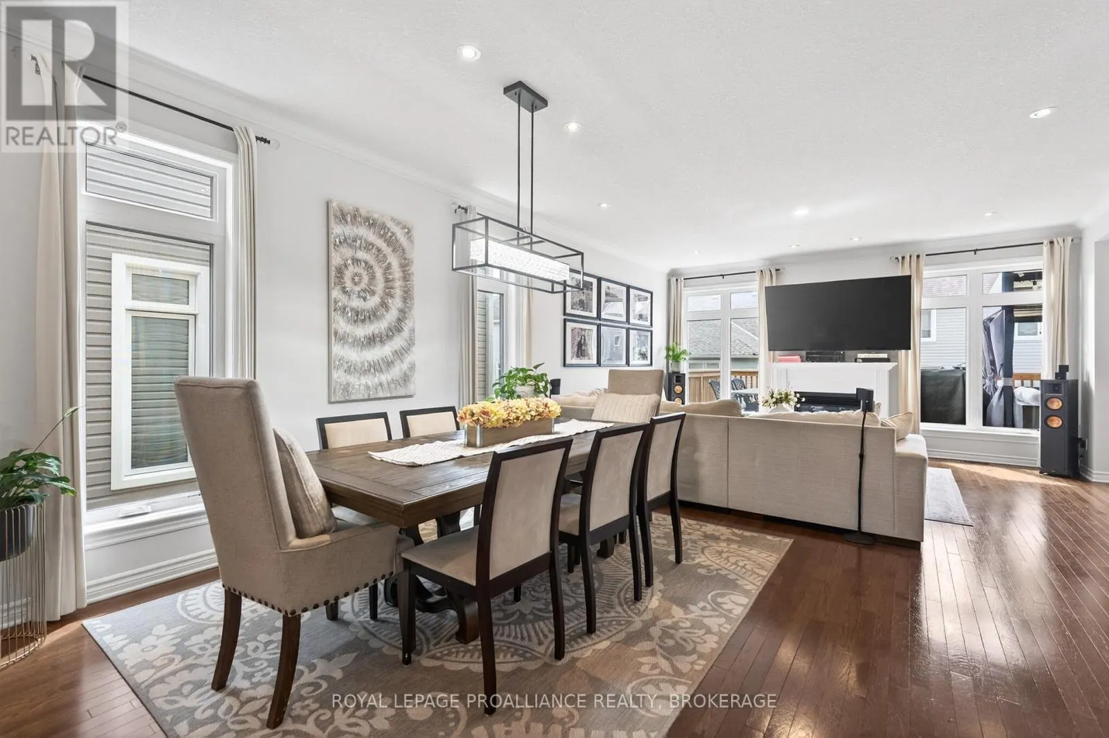 1153 ESCALA CRESCENT