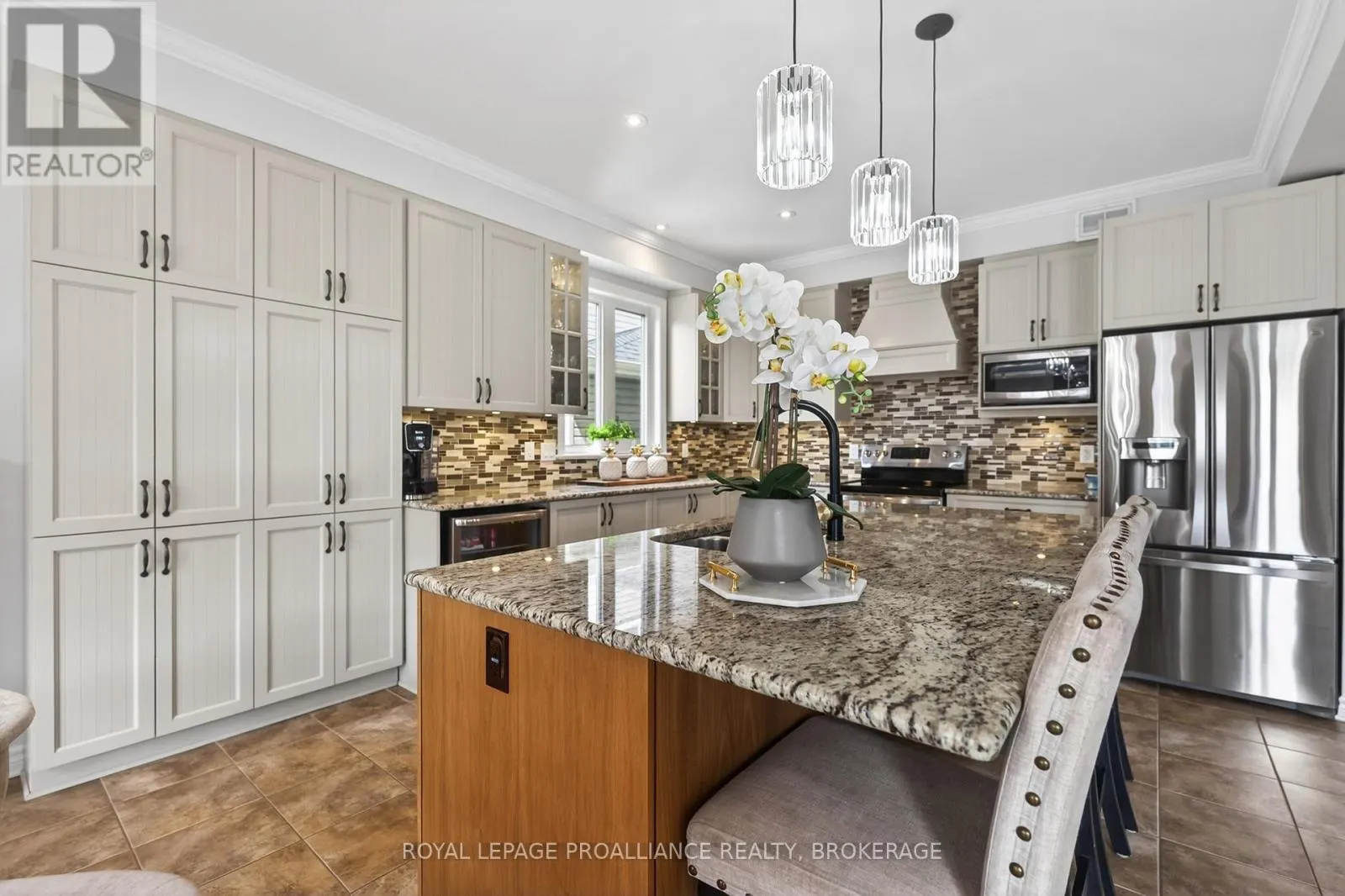 1153 ESCALA CRESCENT