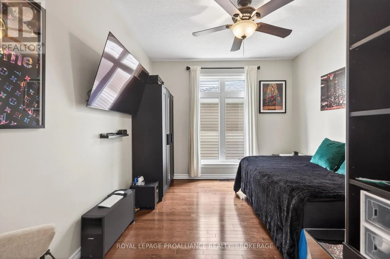 1153 ESCALA CRESCENT