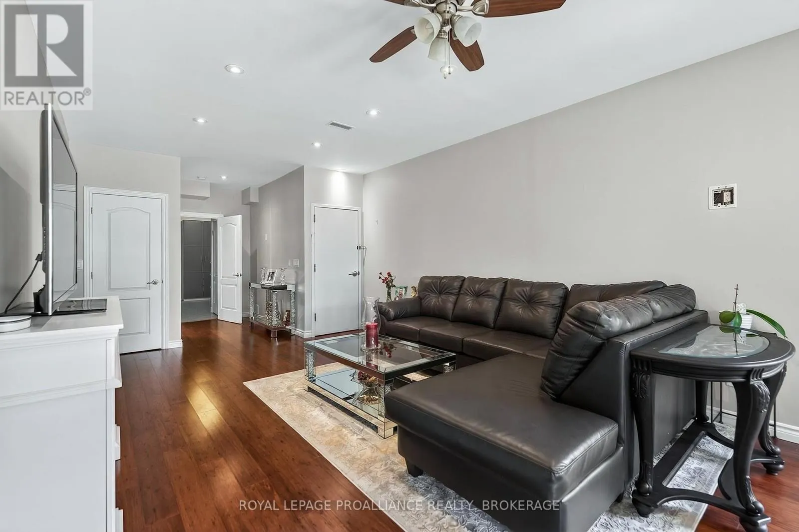 1153 ESCALA CRESCENT