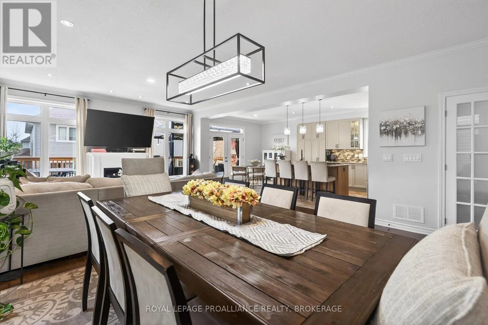 1153 ESCALA CRESCENT