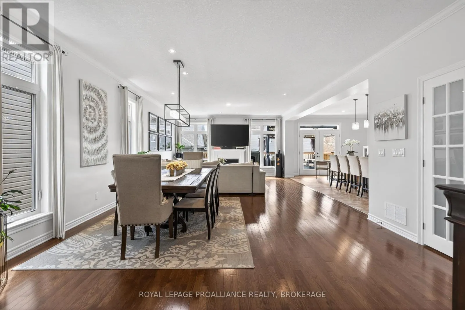 1153 ESCALA CRESCENT