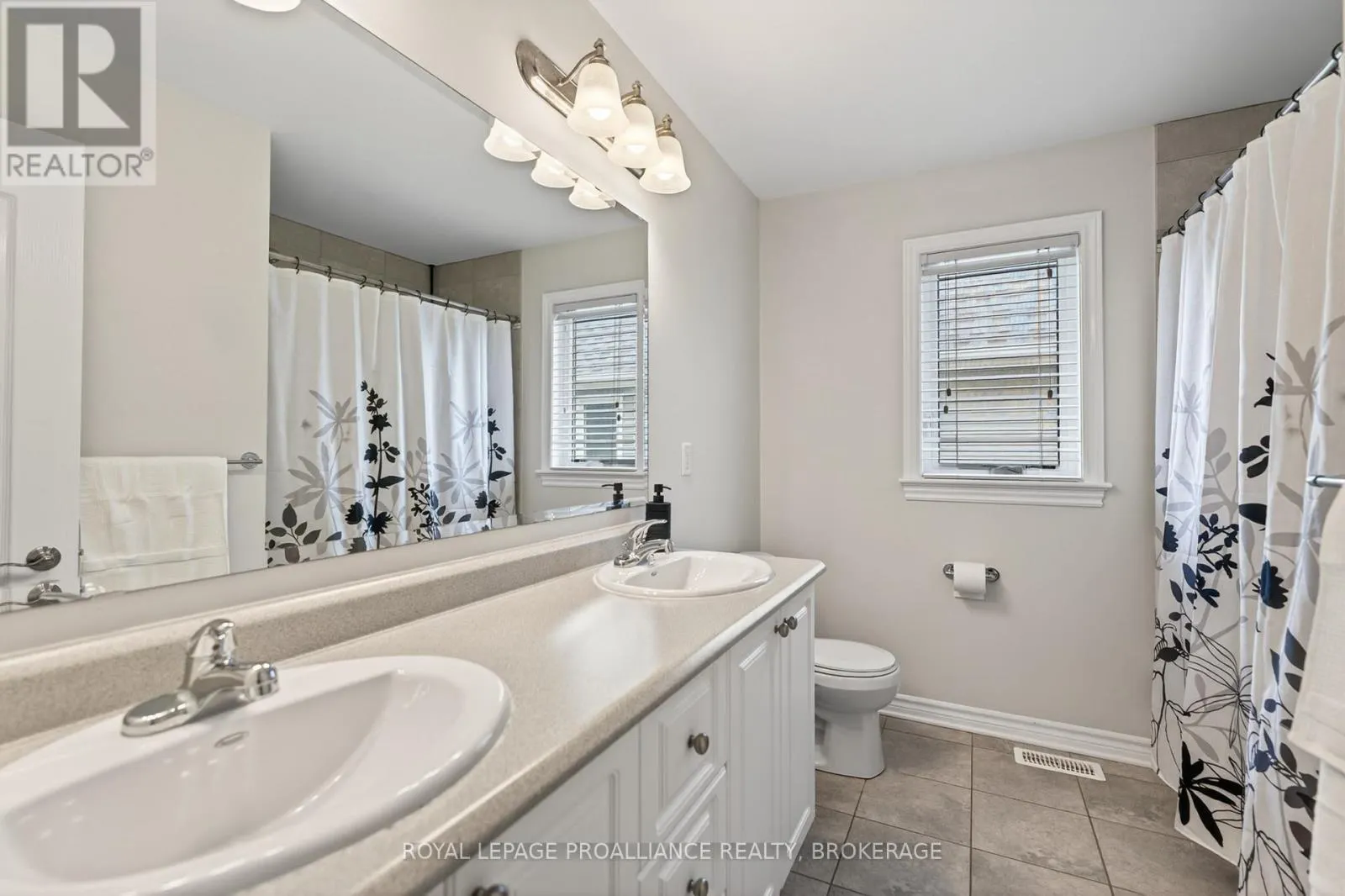 1153 ESCALA CRESCENT