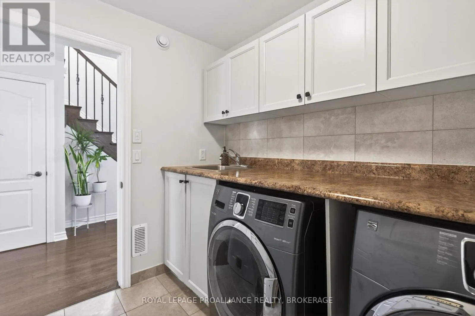 1153 ESCALA CRESCENT