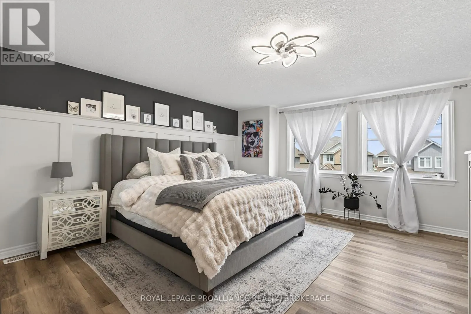 1153 ESCALA CRESCENT