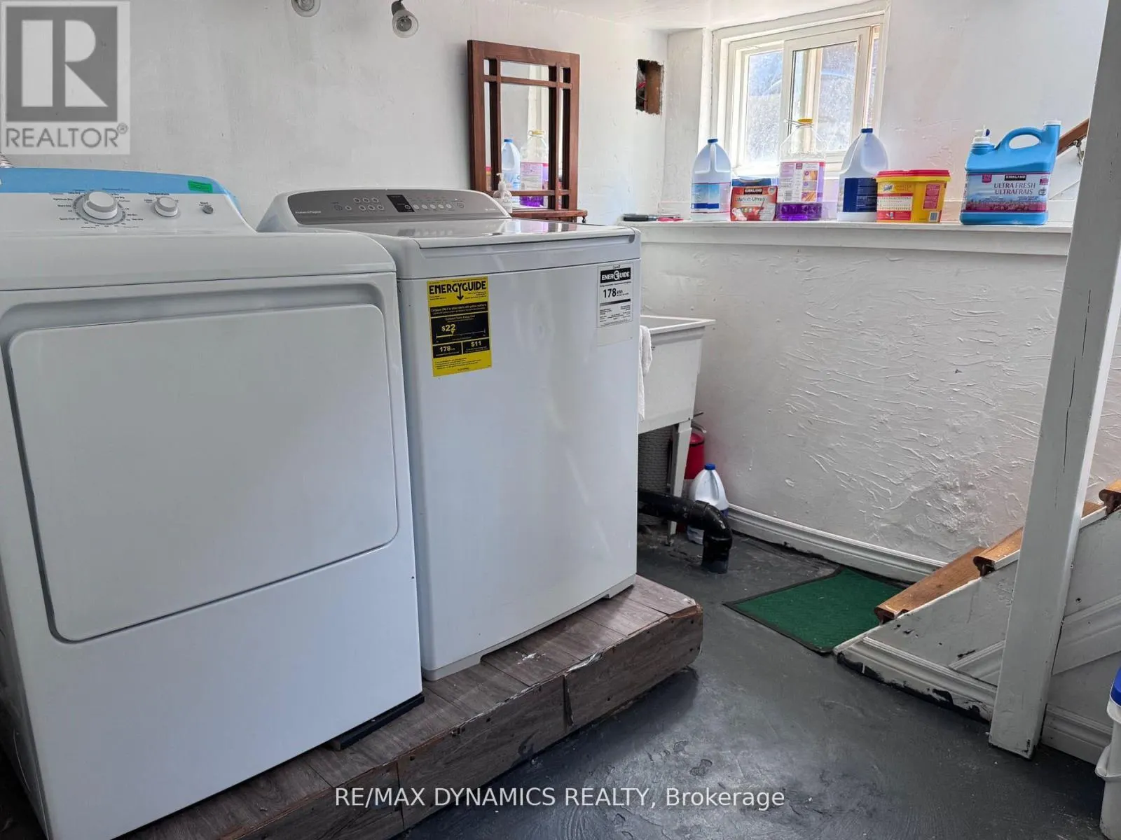 5463 PALMER AVENUE
