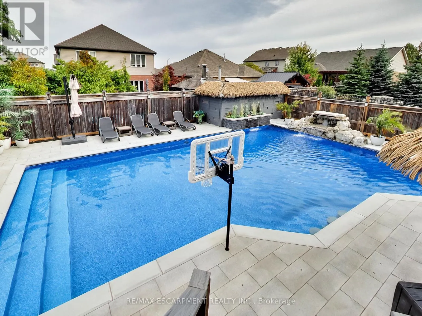 4007 BUSH CRESCENT