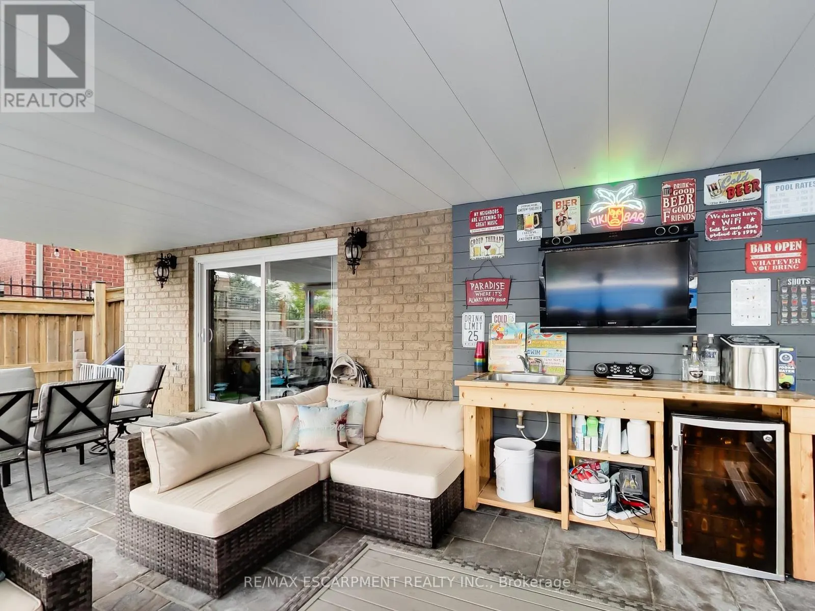 4007 BUSH CRESCENT