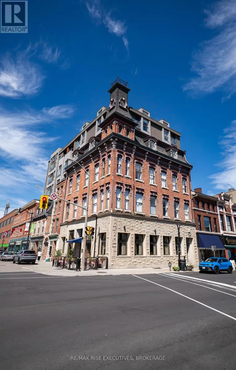 101 - 171 WELLINGTON STREET #101