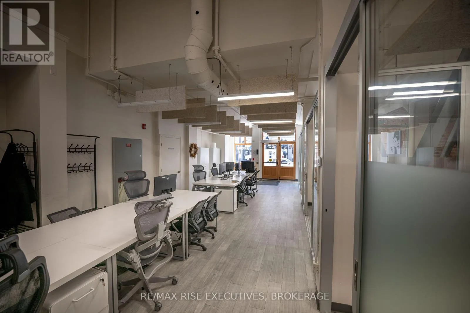 101 - 171 WELLINGTON STREET #101