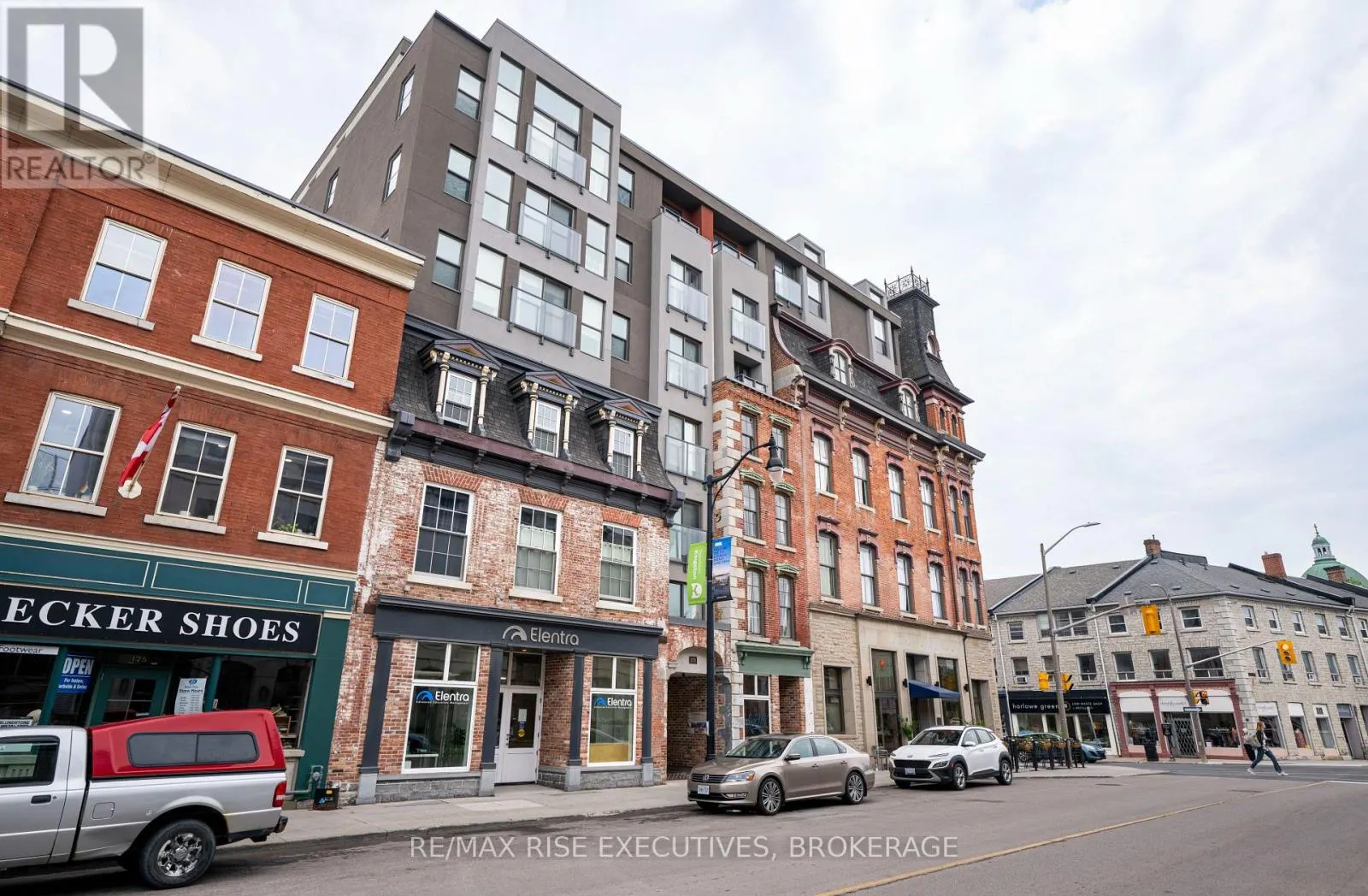 101 - 171 WELLINGTON STREET #101