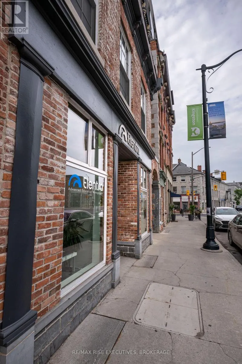 101 - 171 WELLINGTON STREET #101