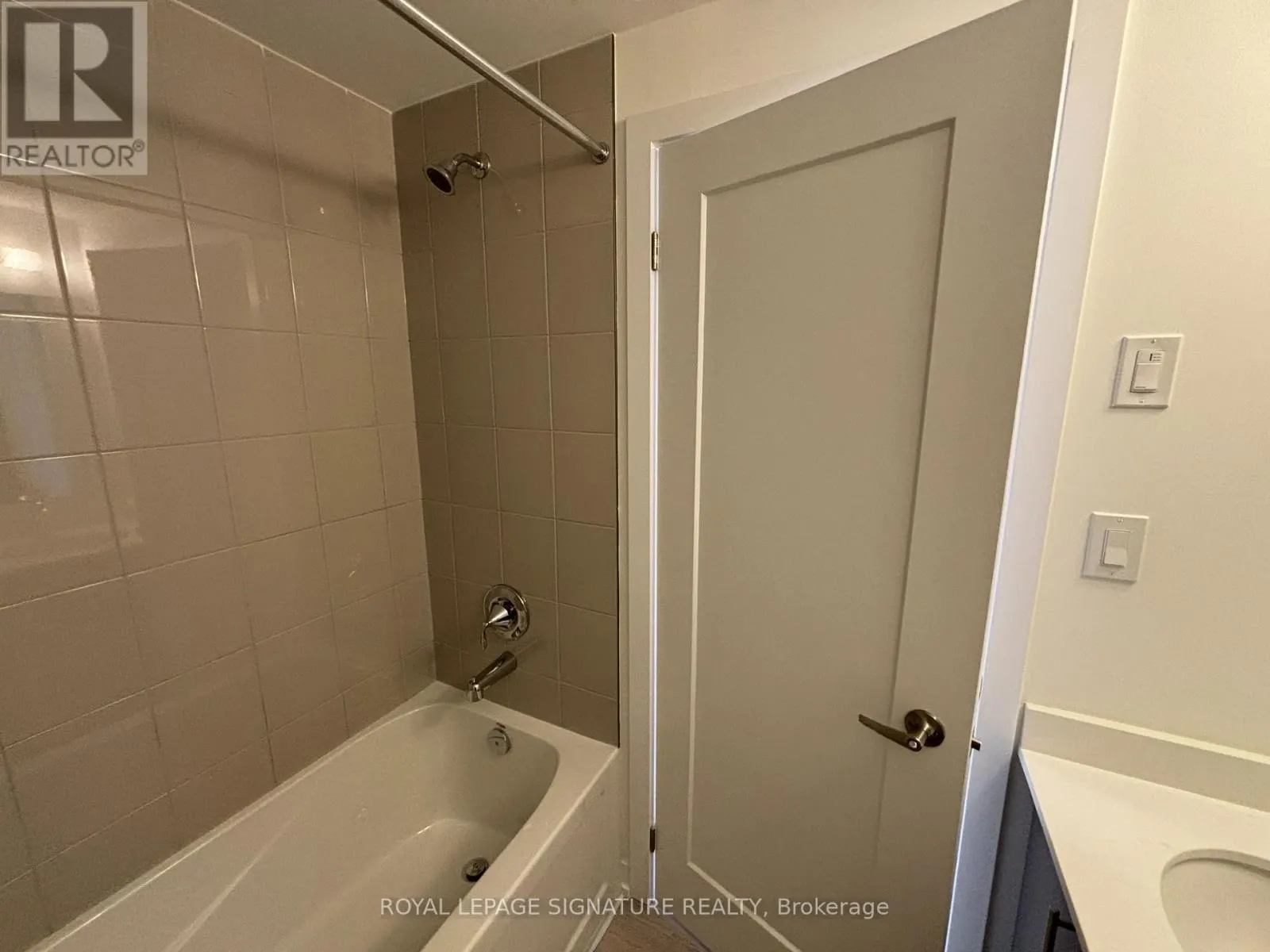 16 - 42 LOWES ROAD W