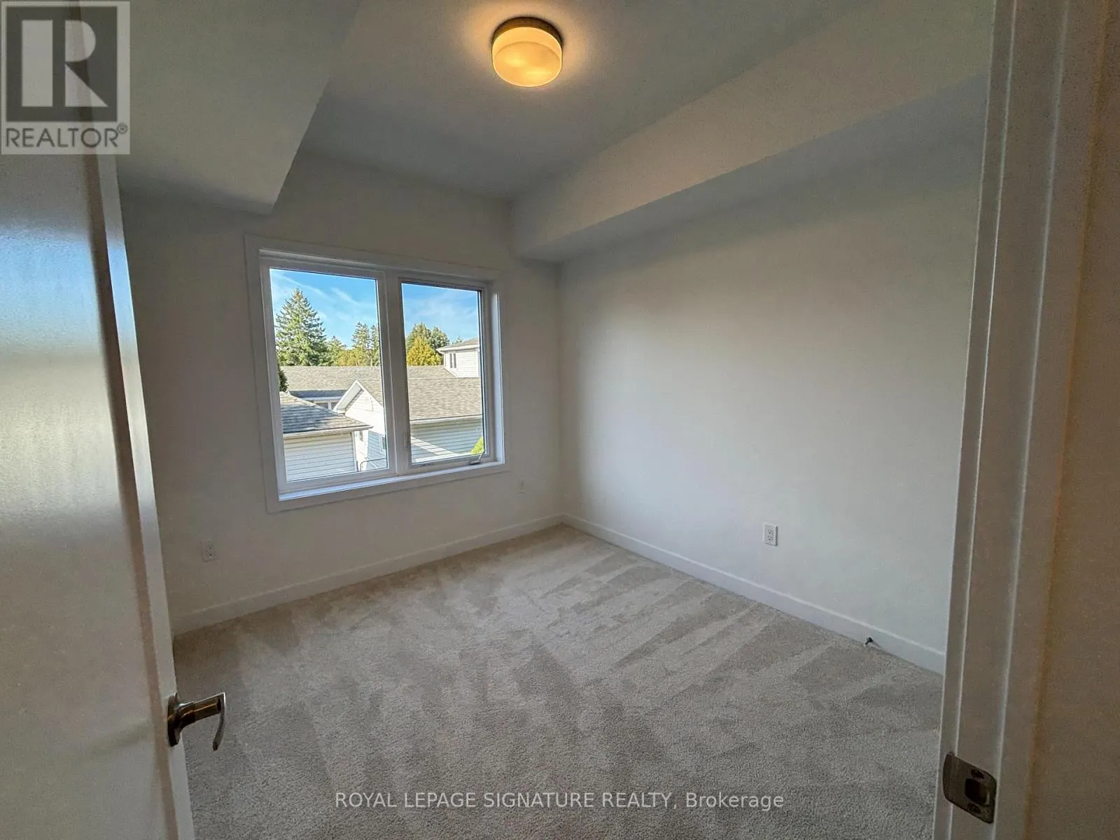16 - 42 LOWES ROAD W