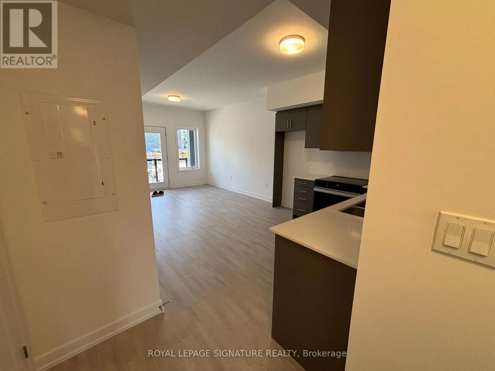 16 - 42 LOWES ROAD W