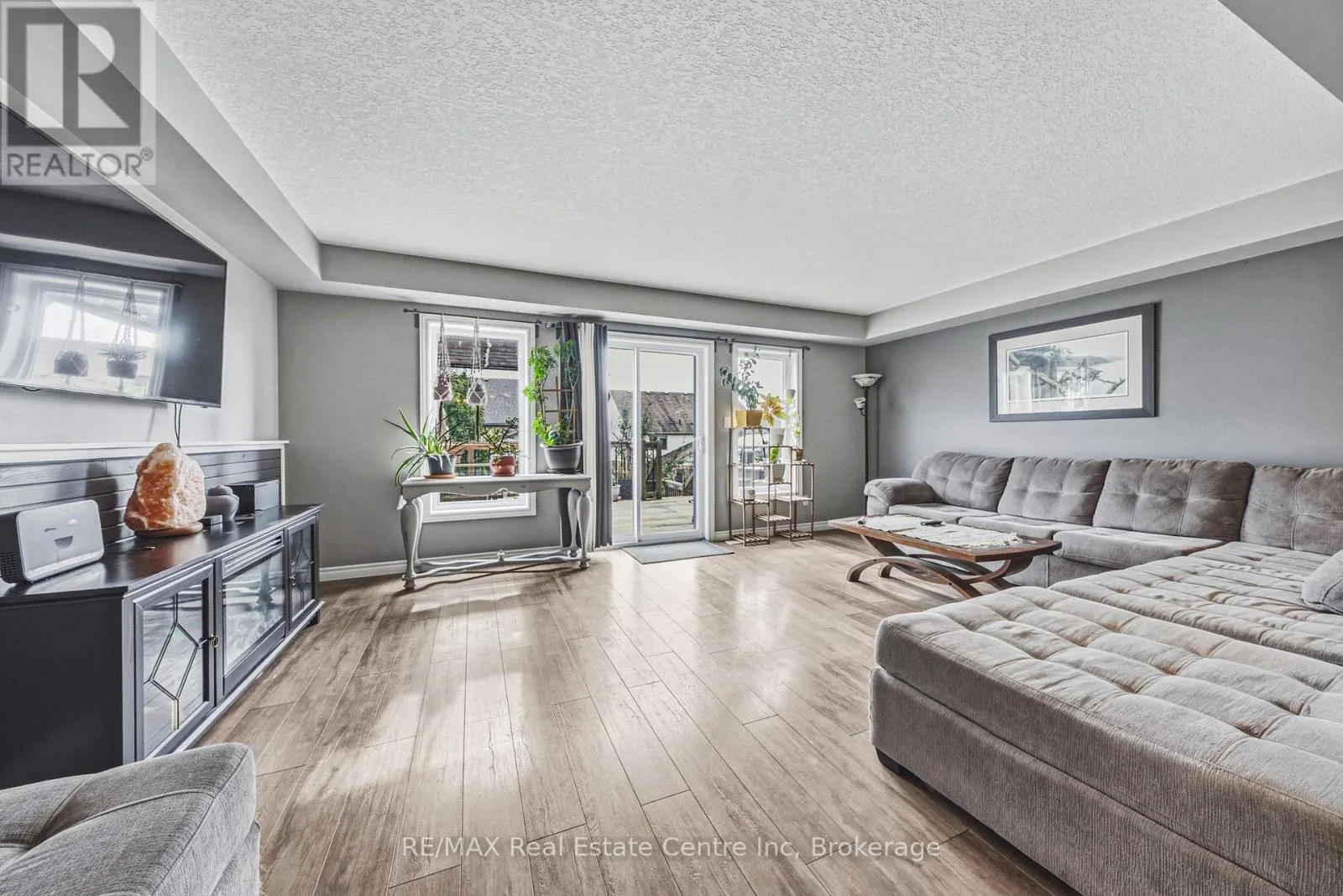 93 COULING CRESCENT