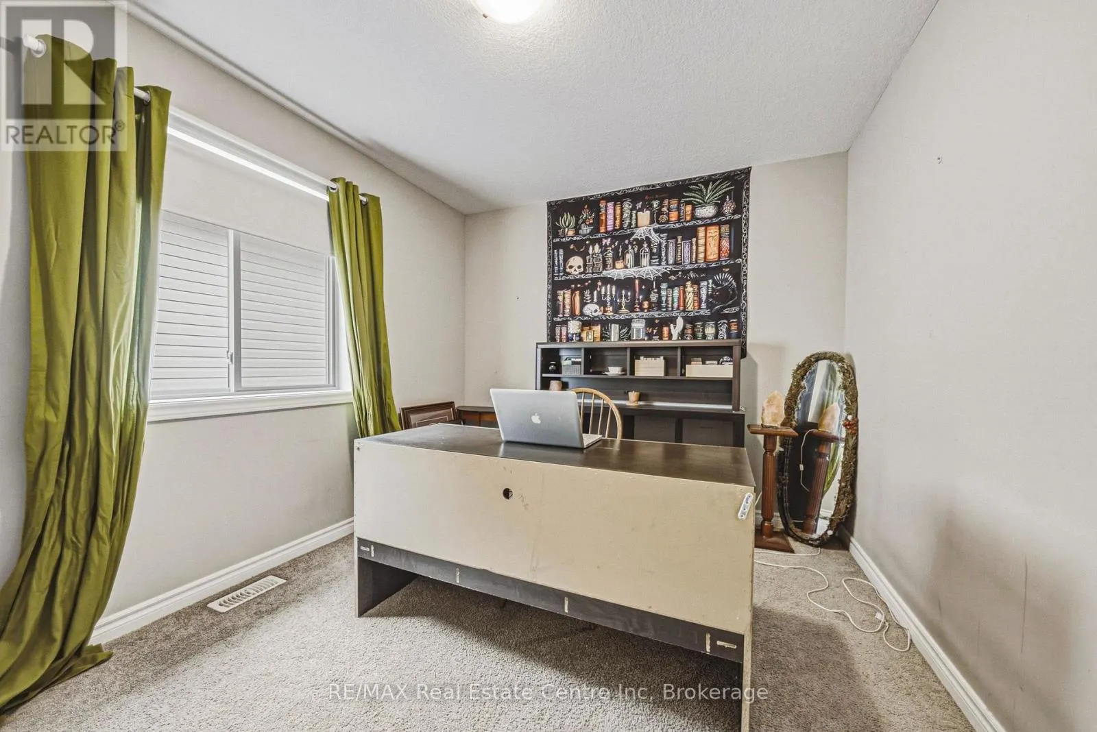 93 COULING CRESCENT