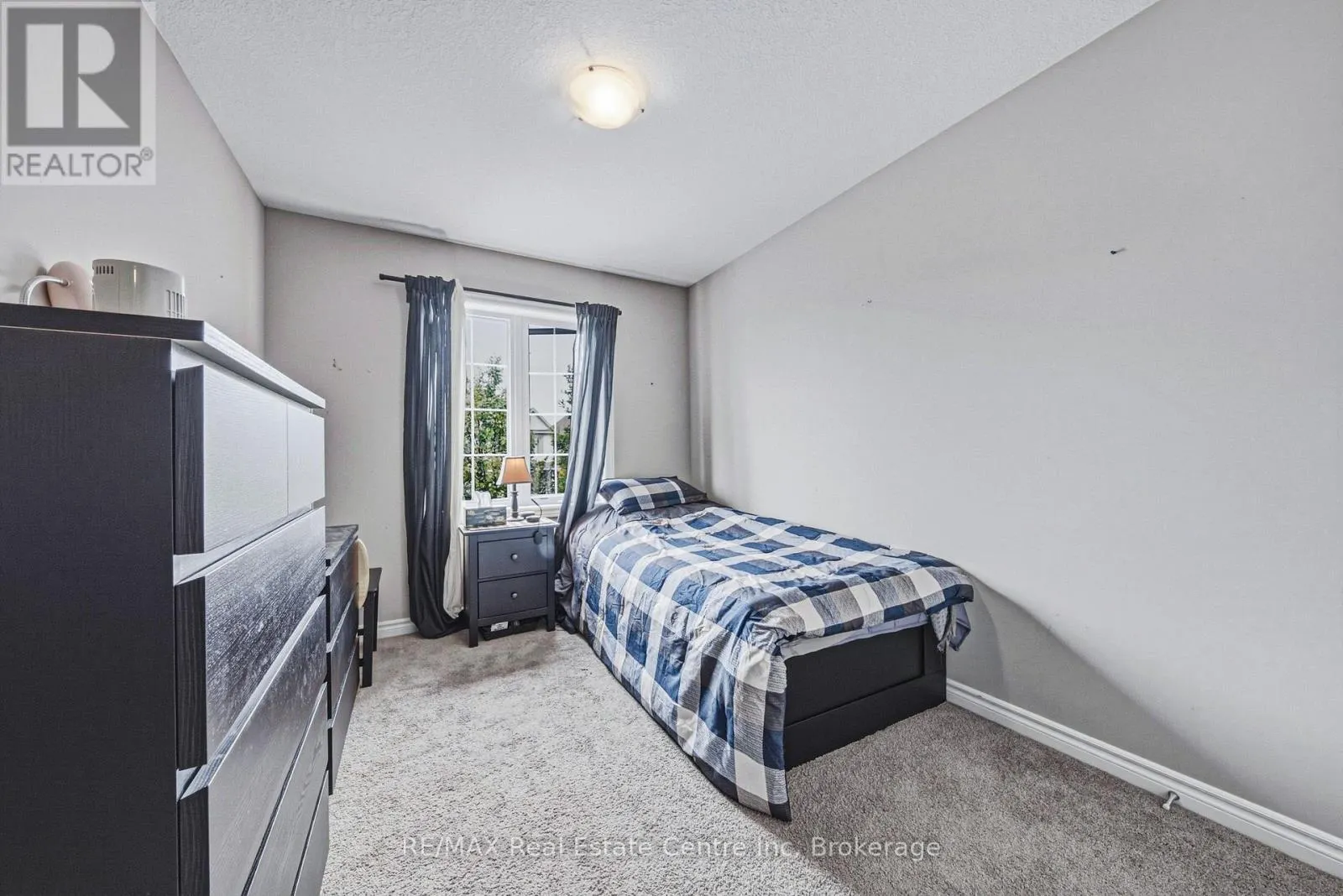 93 COULING CRESCENT