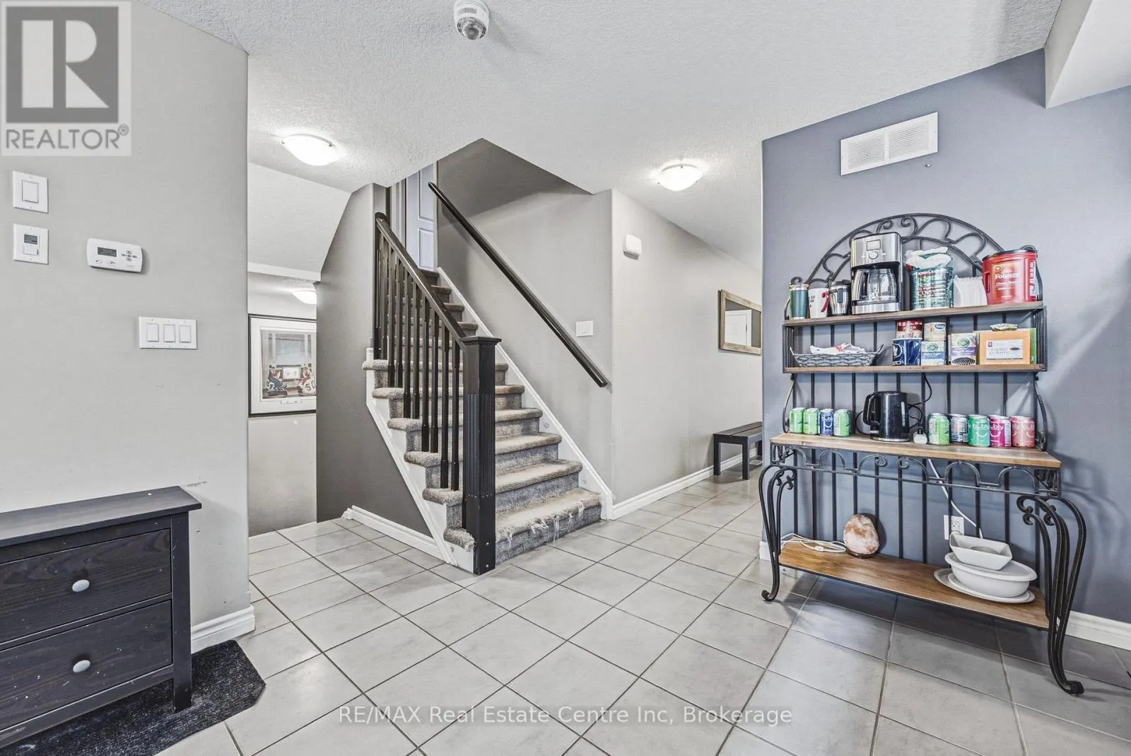 93 COULING CRESCENT