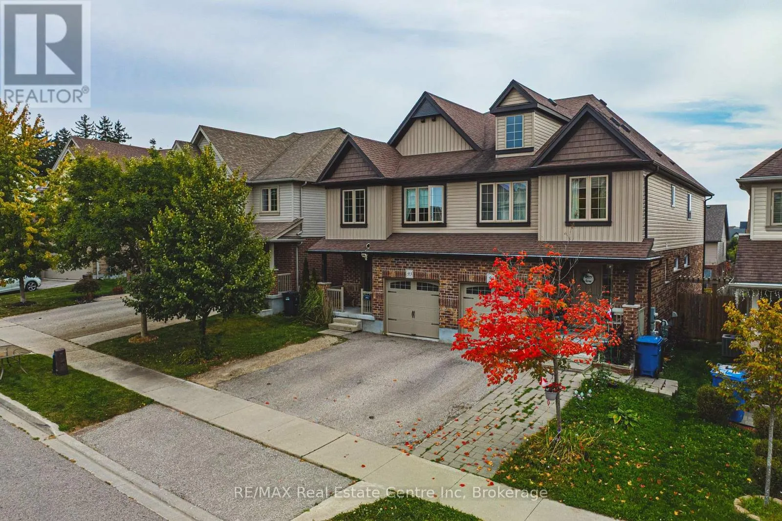 93 COULING CRESCENT