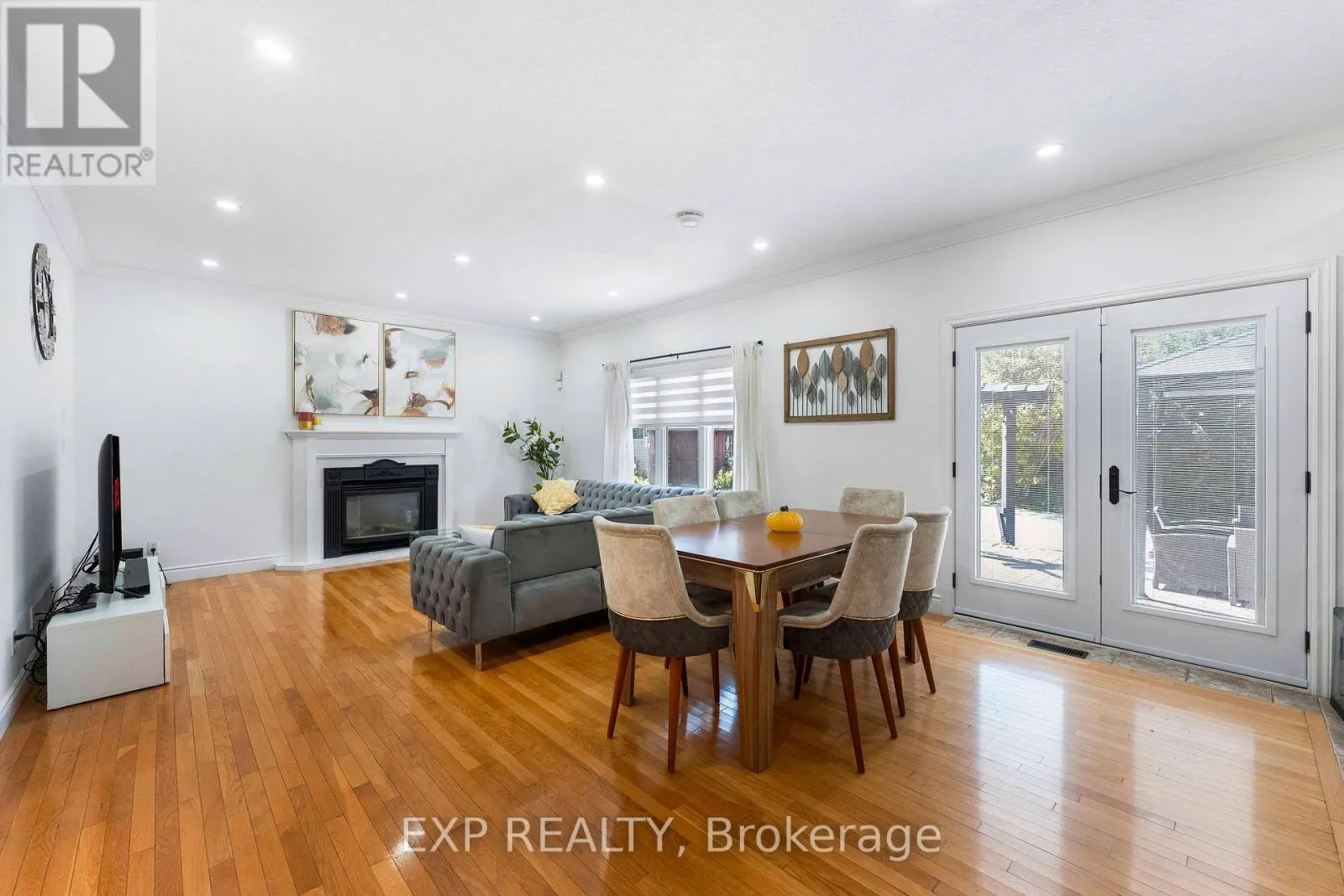 577 WATERTON DRIVE