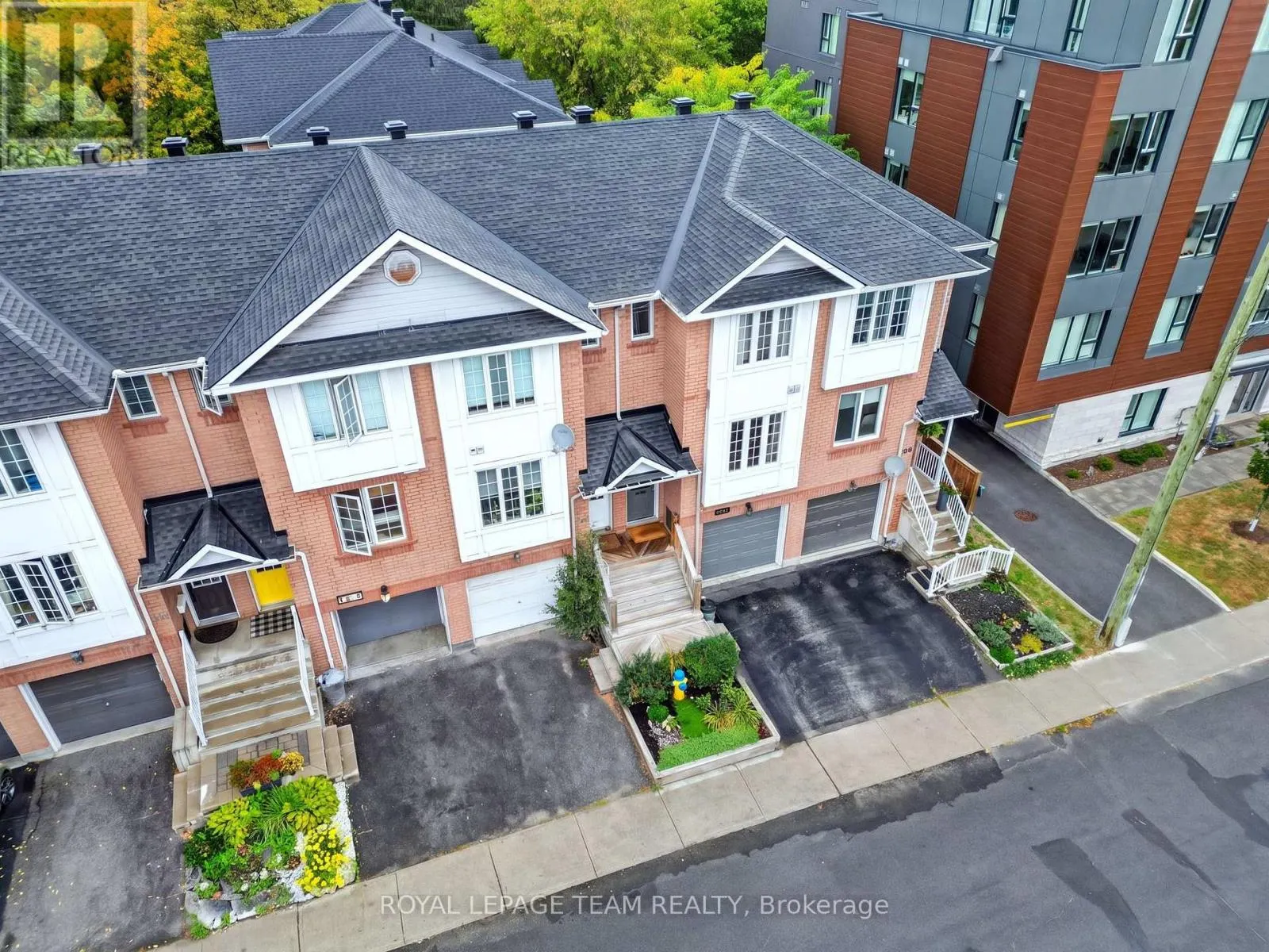 11 - 13 ROBINSON AVENUE