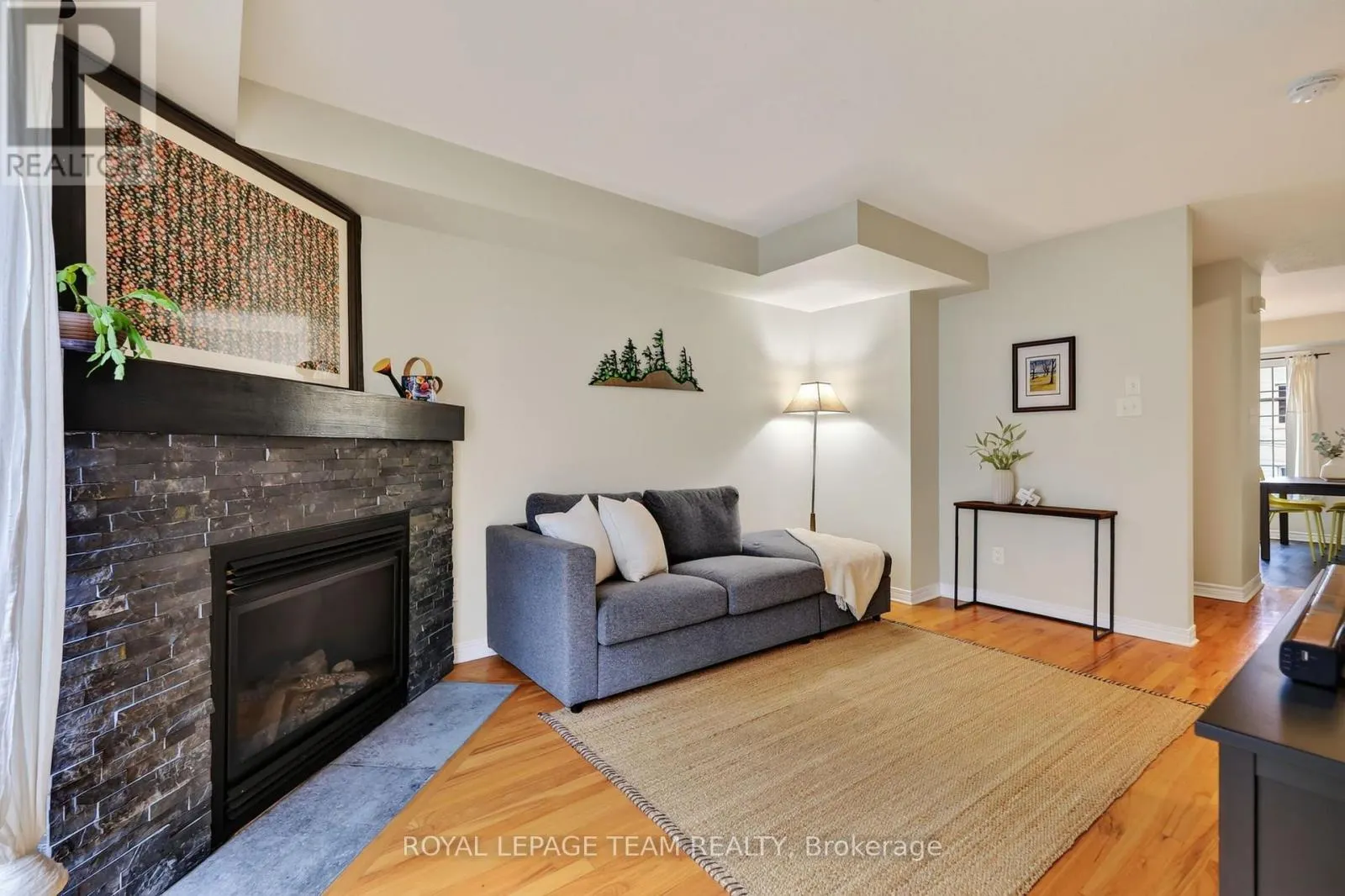 11 - 13 ROBINSON AVENUE