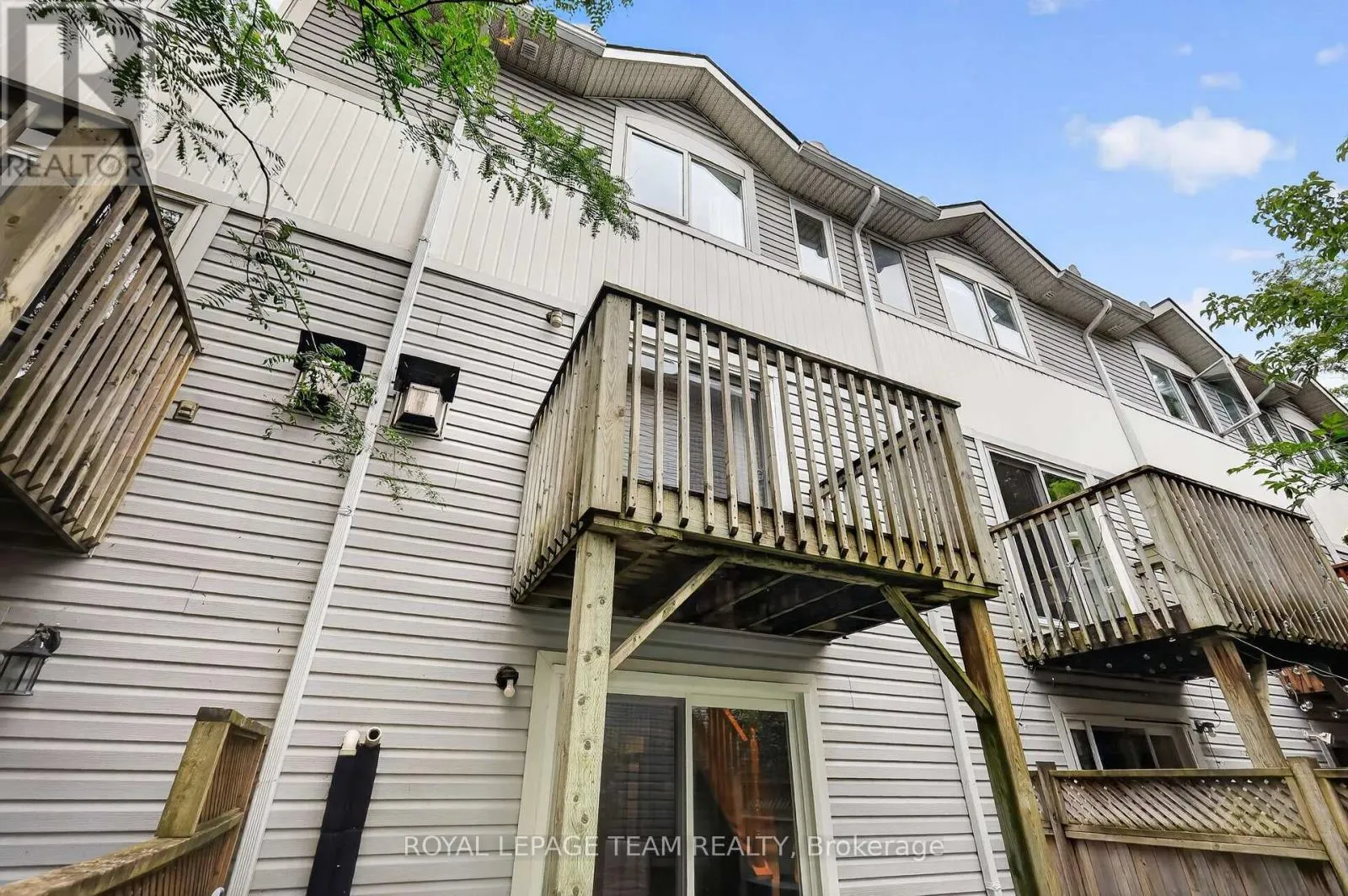 11 - 13 ROBINSON AVENUE