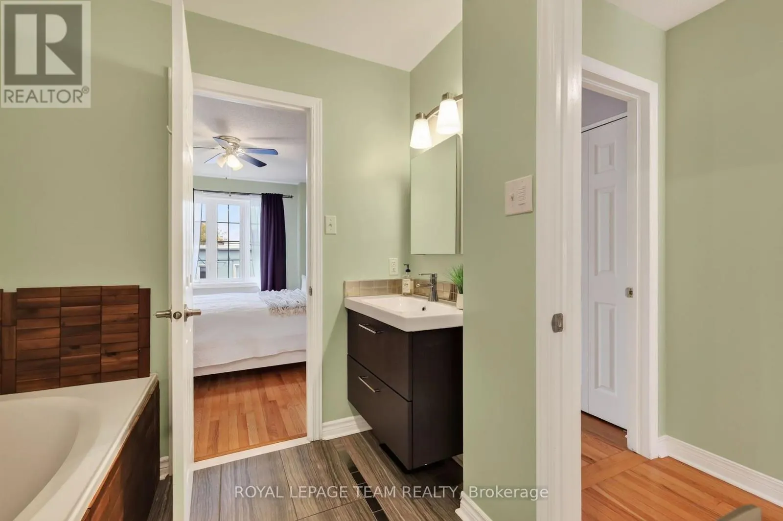 11 - 13 ROBINSON AVENUE