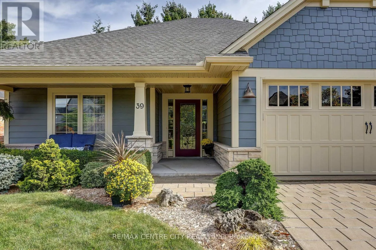 39 HICKORY LANE