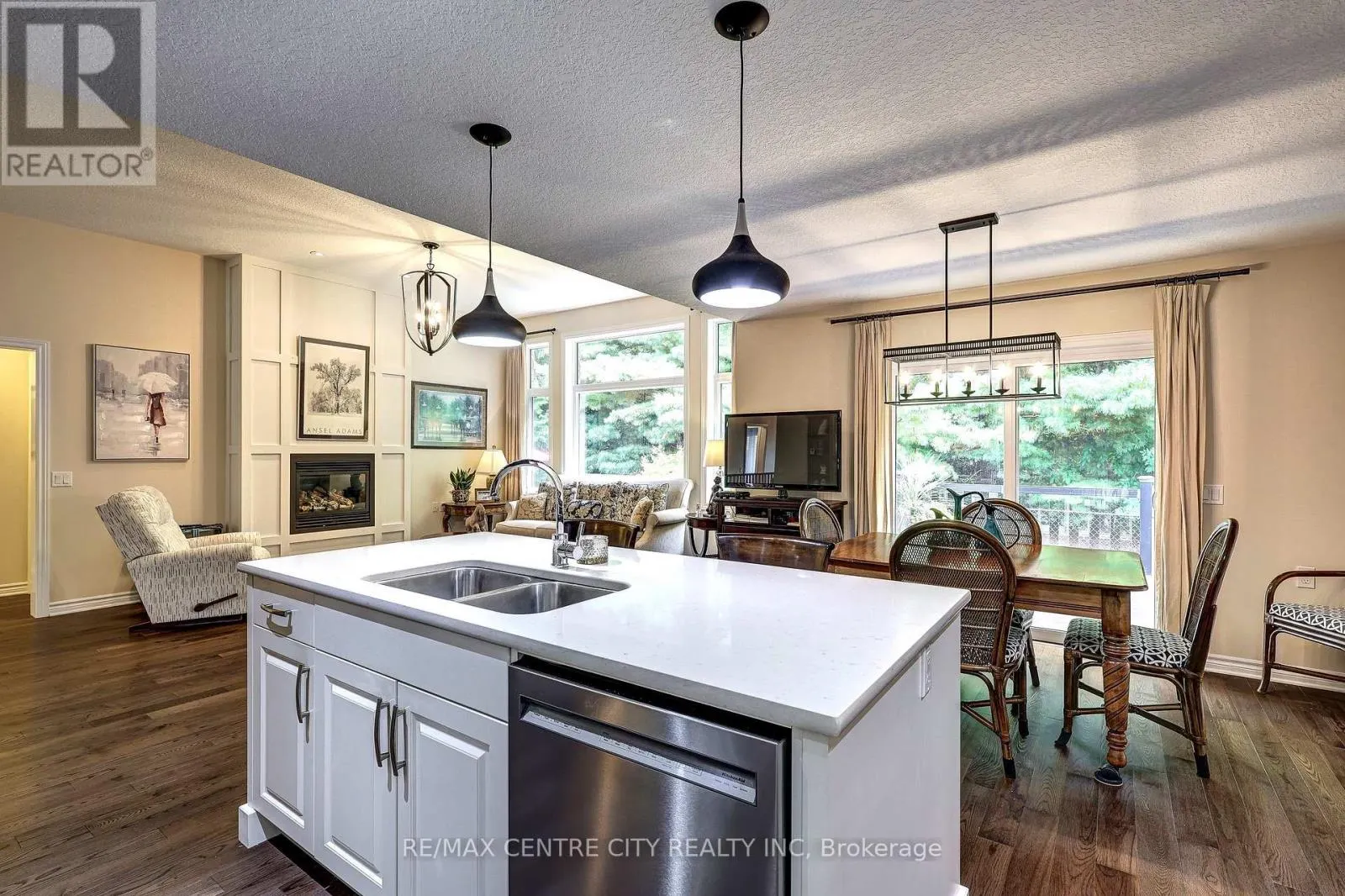 39 HICKORY LANE