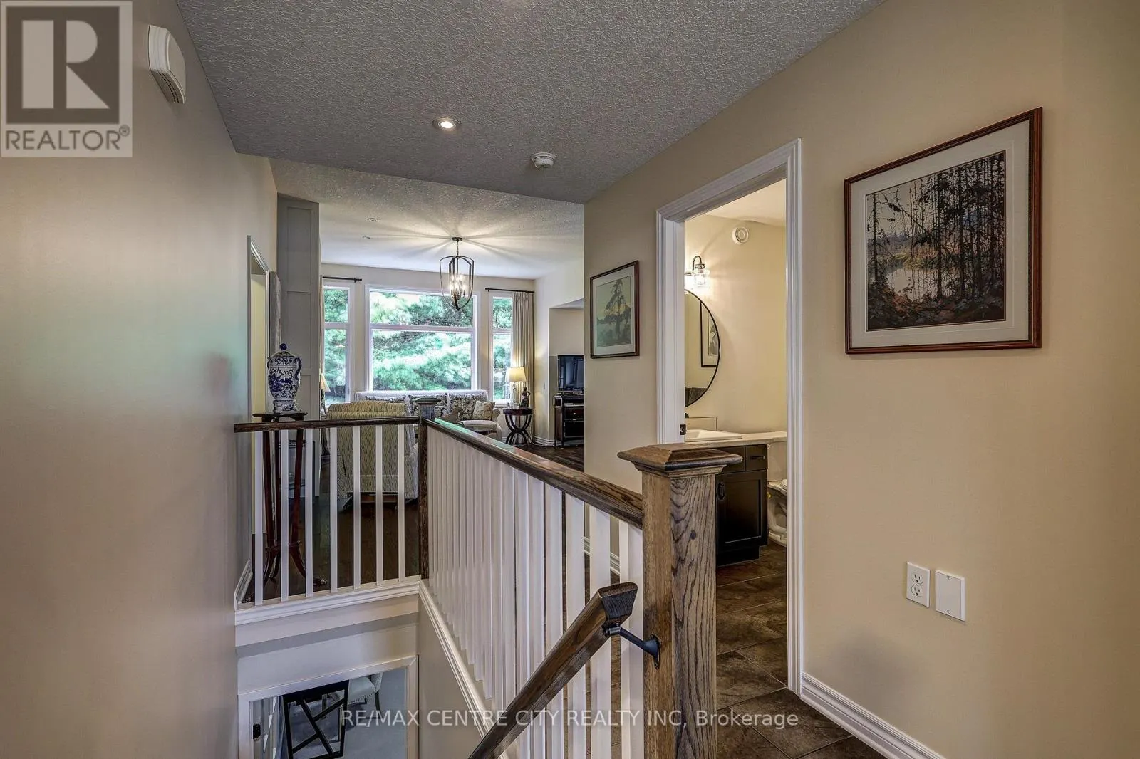 39 HICKORY LANE