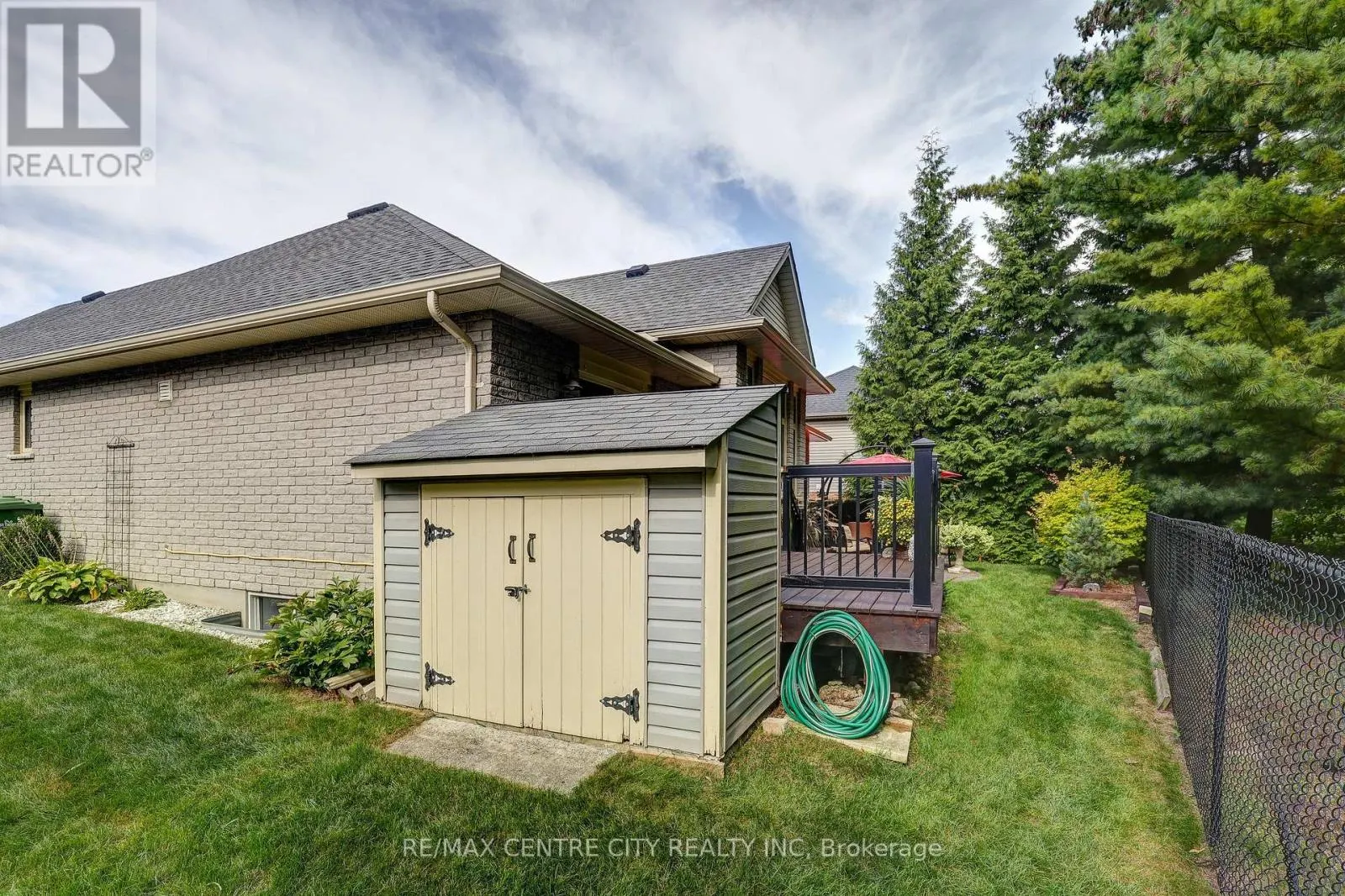 39 HICKORY LANE