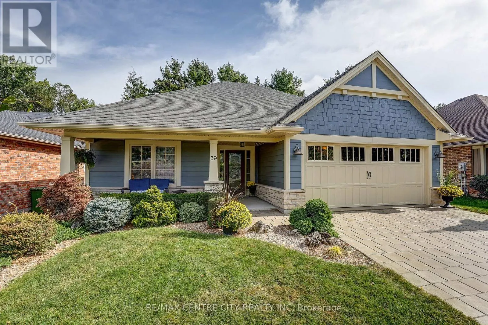 39 HICKORY LANE