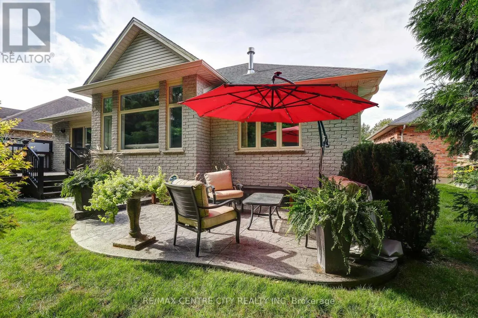 39 HICKORY LANE