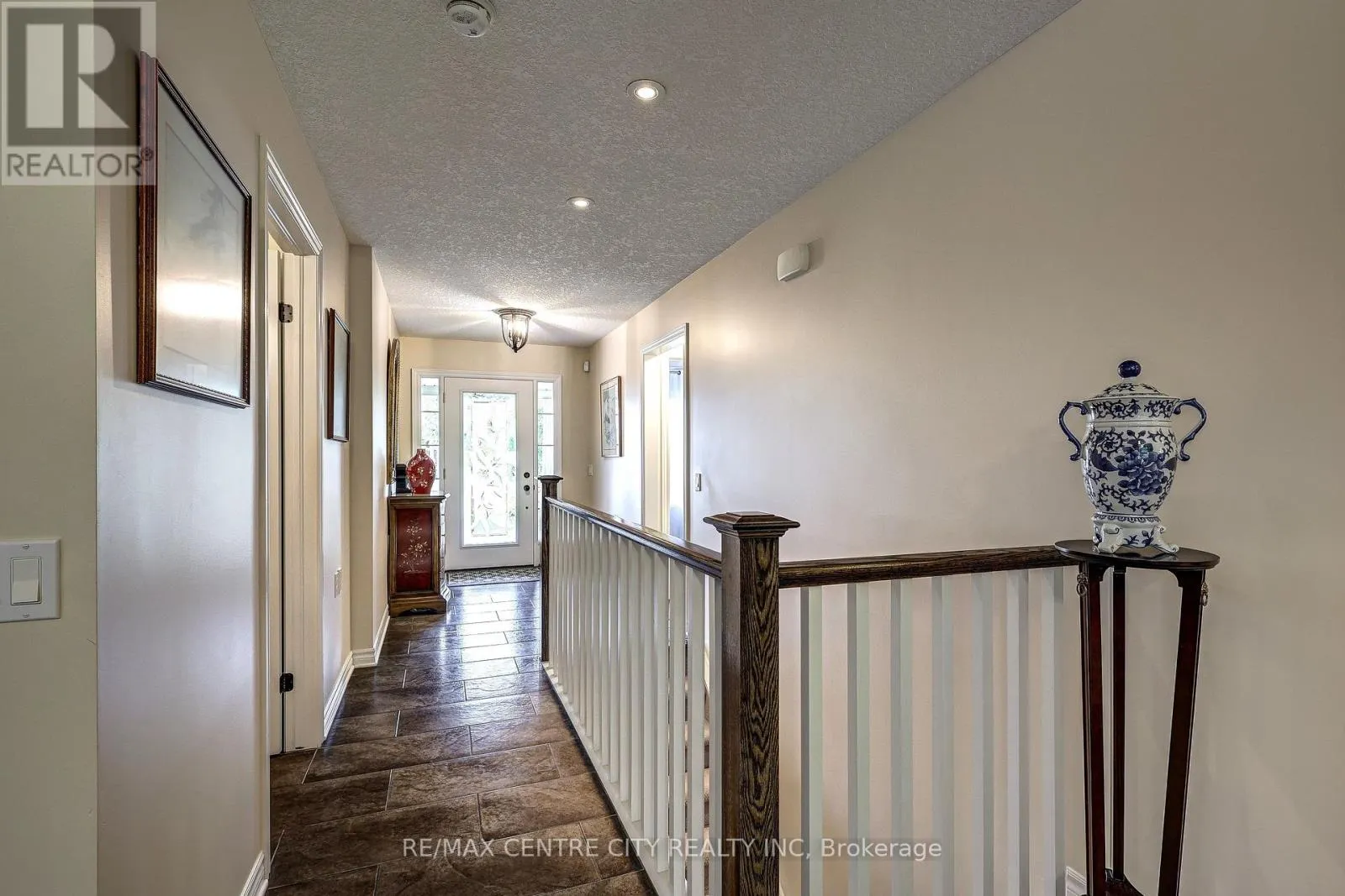 39 HICKORY LANE