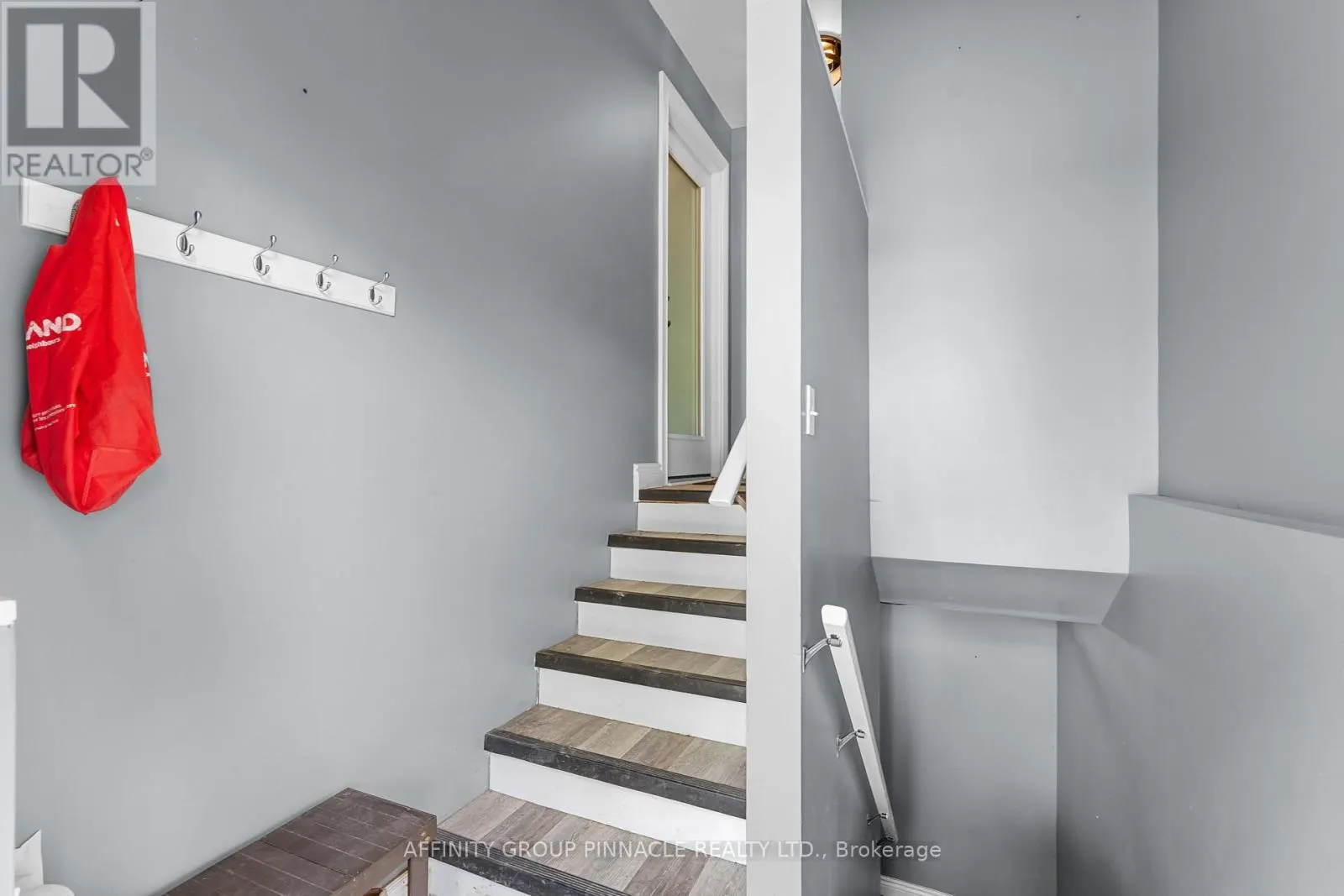 21 ALMA STREET N