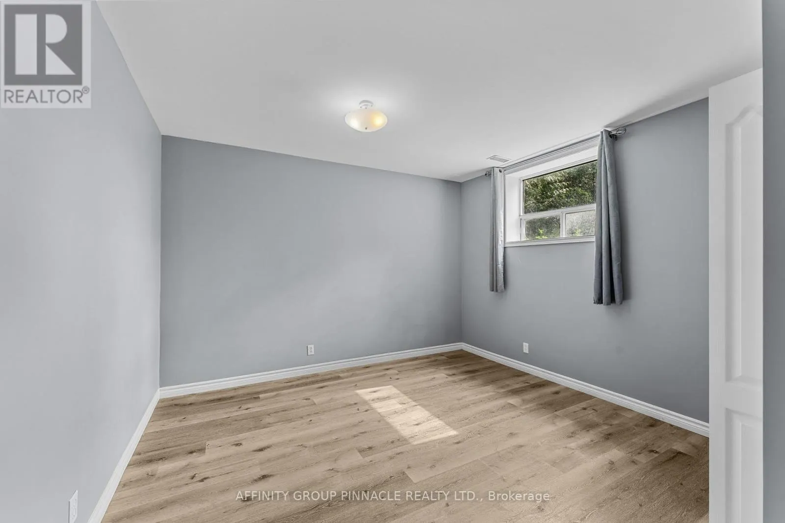 21 ALMA STREET N