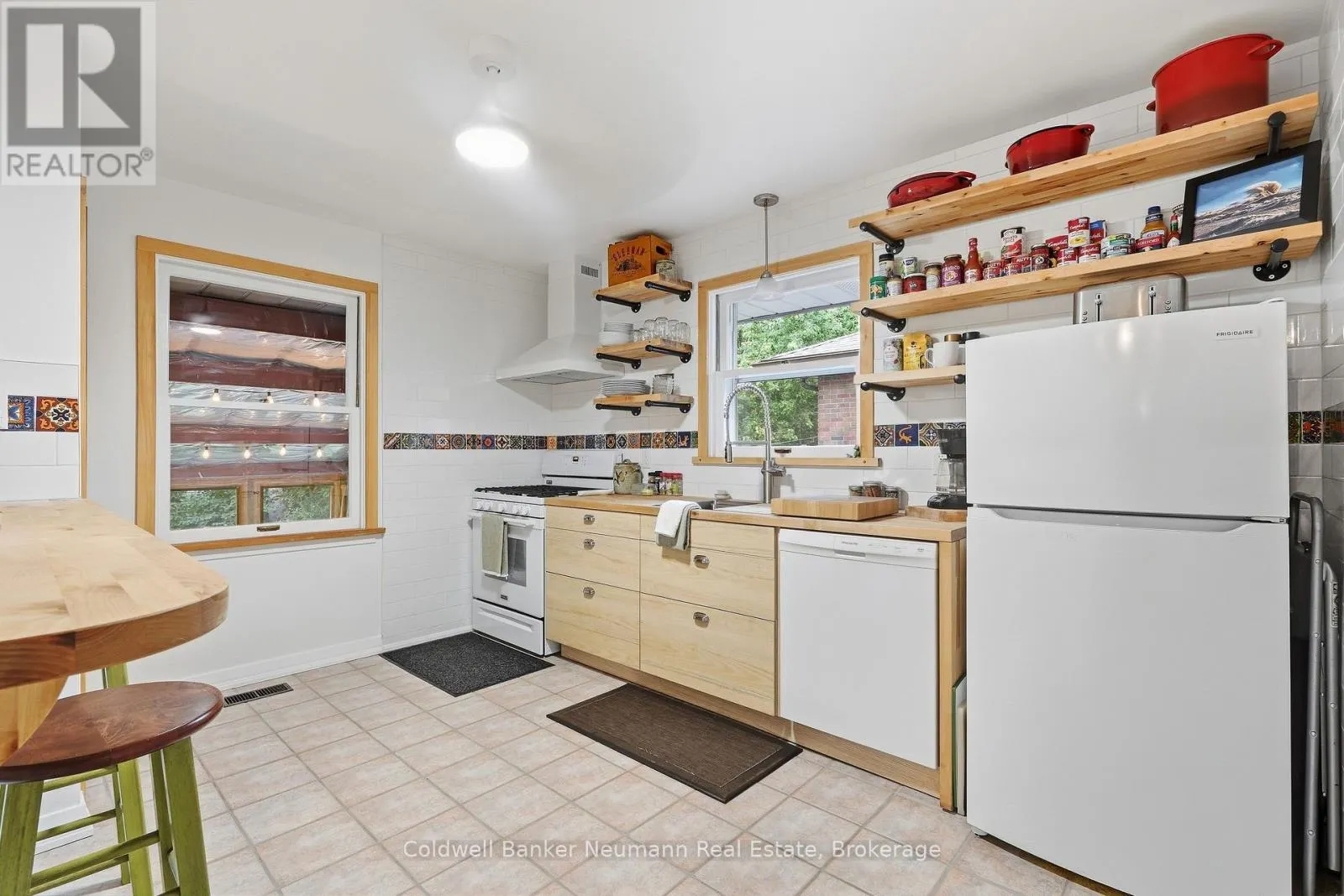 82 KNIGHTSWOOD BOULEVARD